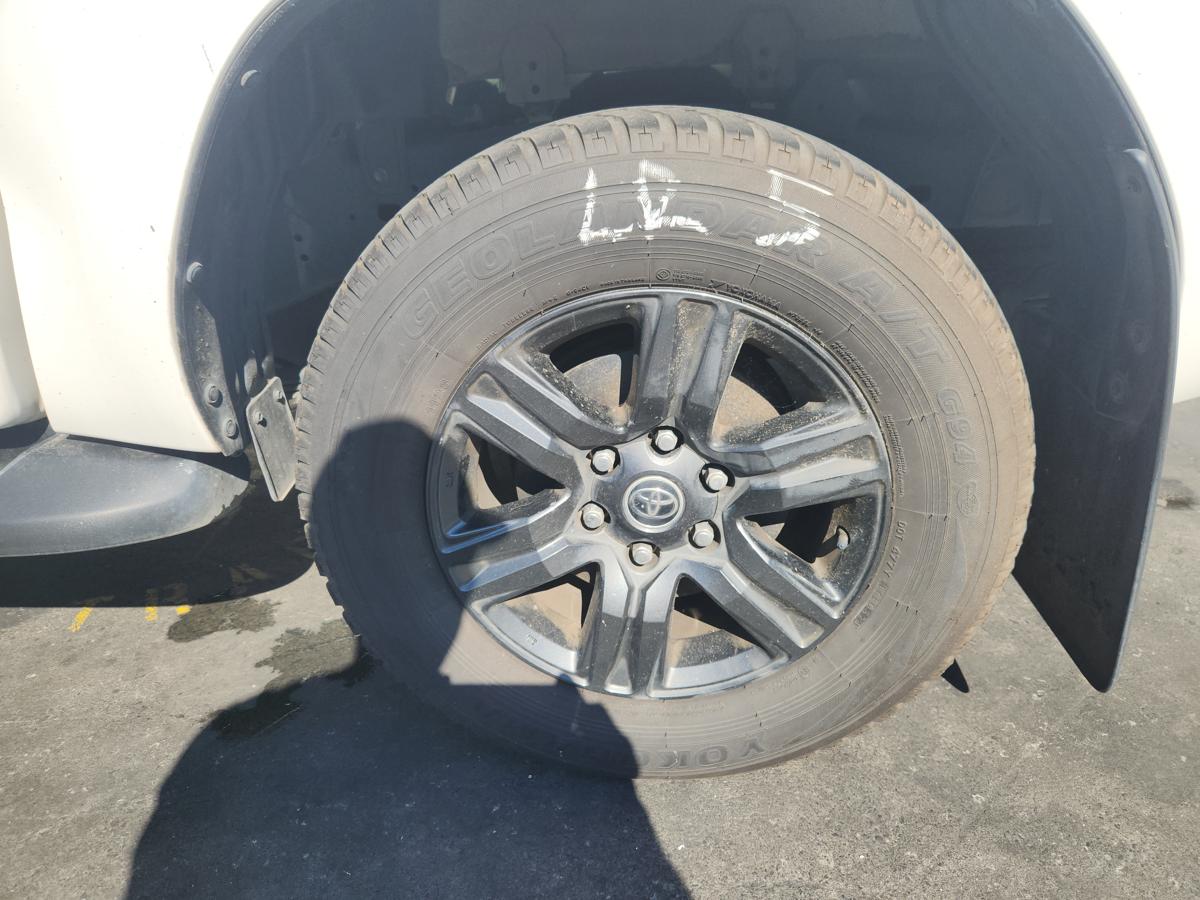 1000928170-Wheel Alloy Left Rear