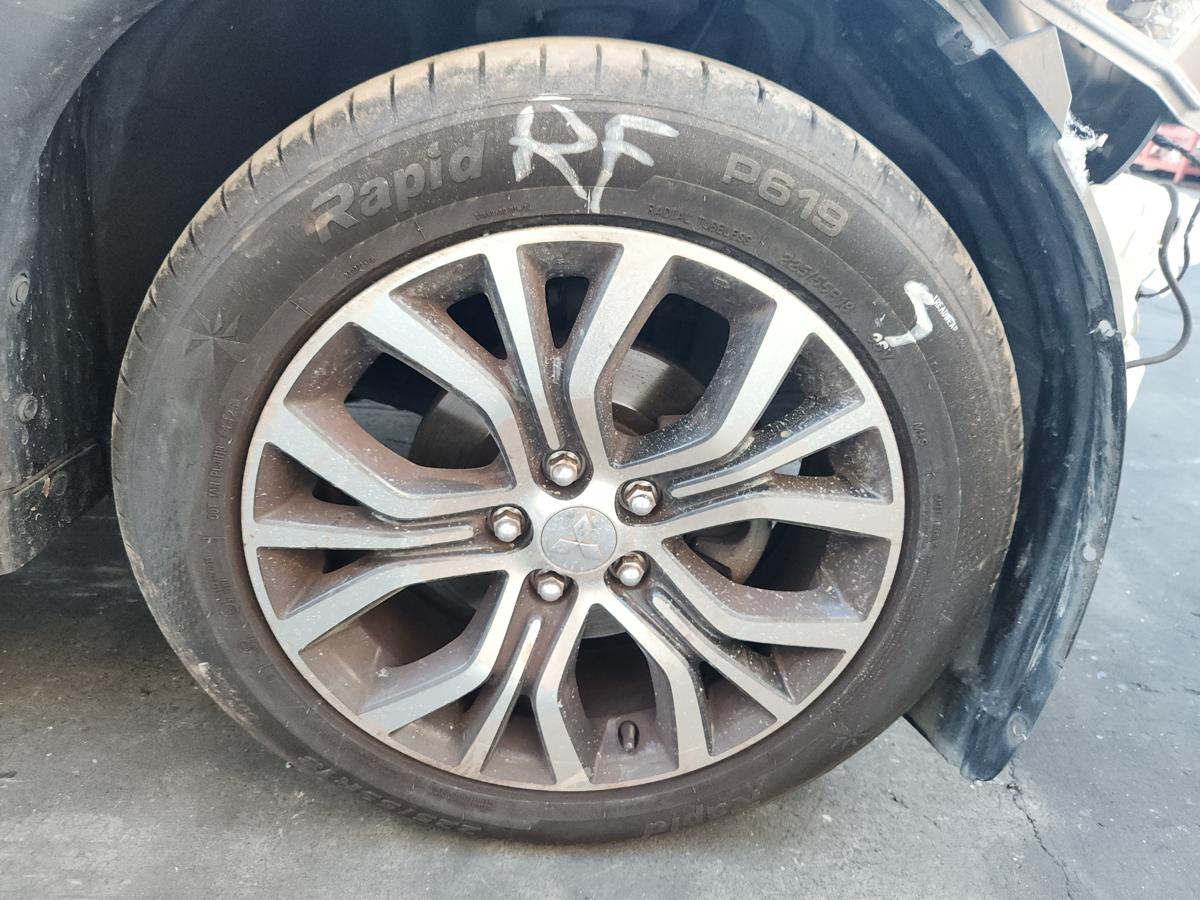 1000930469-Wheel Alloy Right Front