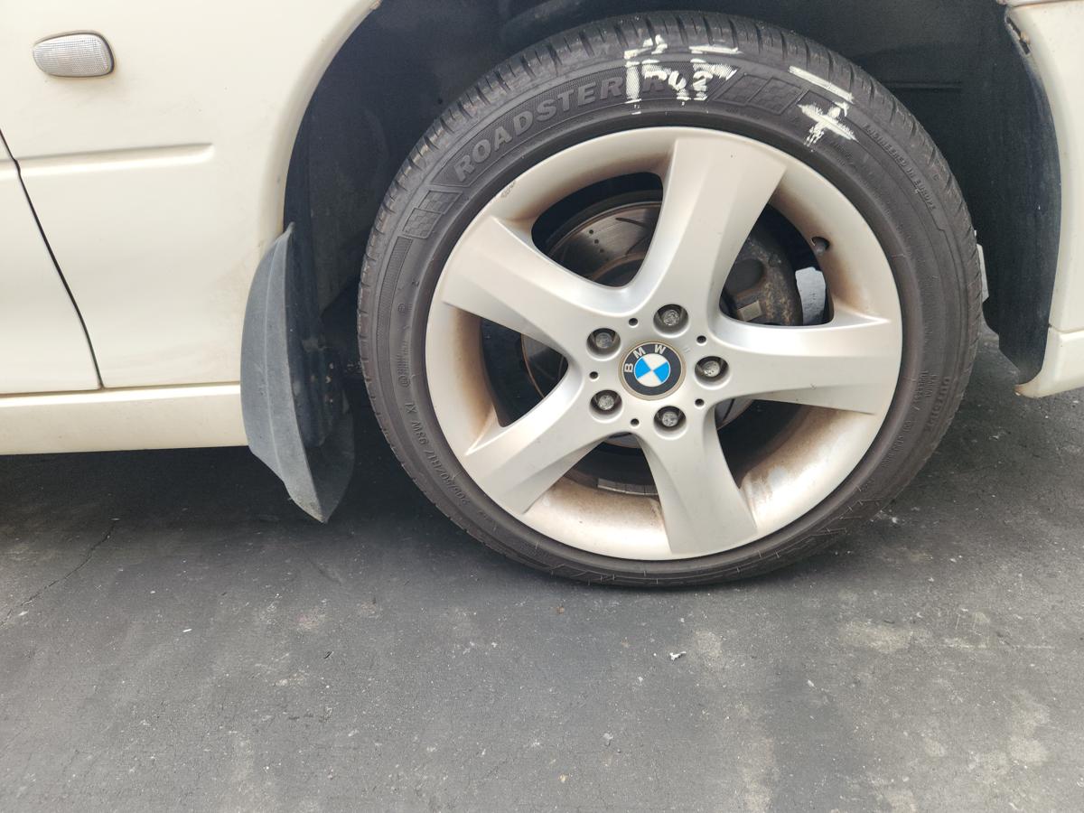 1000936555-Wheel Alloy Right Front