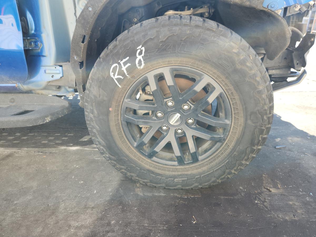 1000939311-Wheel Alloy Right Front