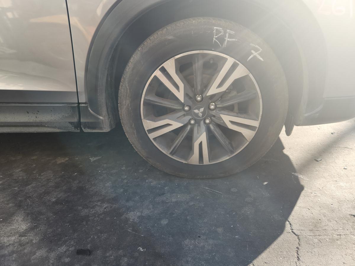 1000941459-Wheel Alloy Right Front