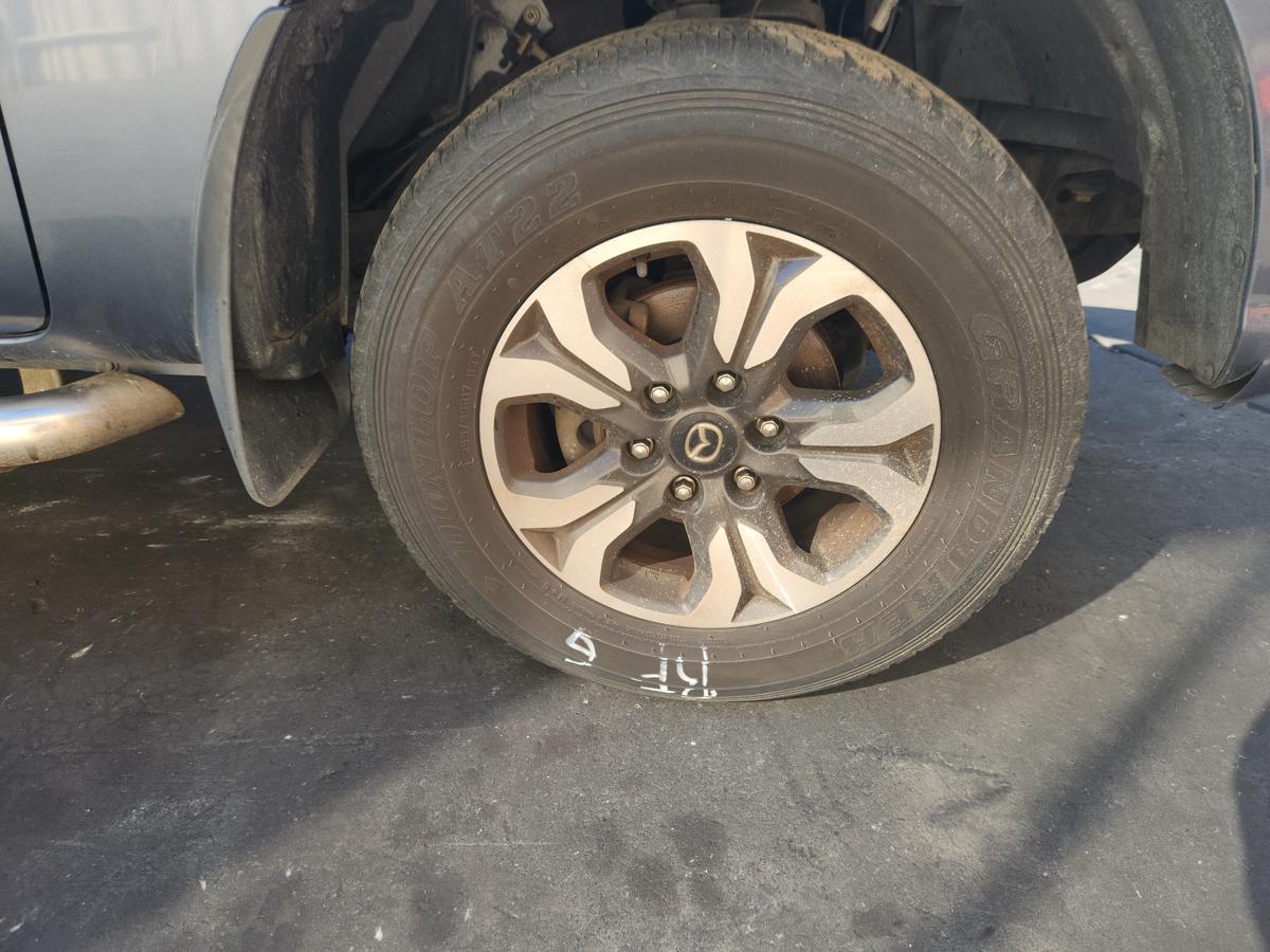 1000941915-Wheel Alloy Right Front