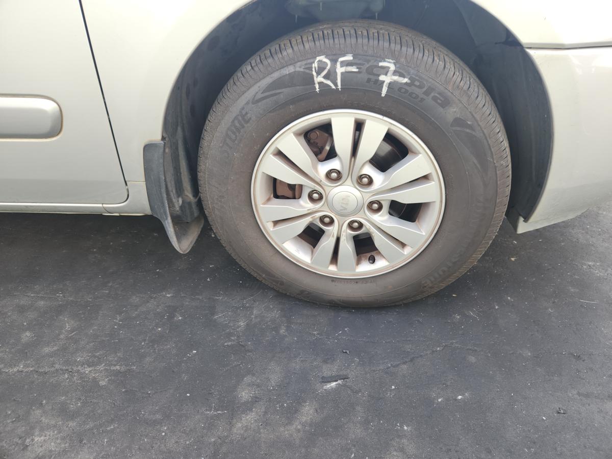 1000943599-Wheel Alloy Right Front