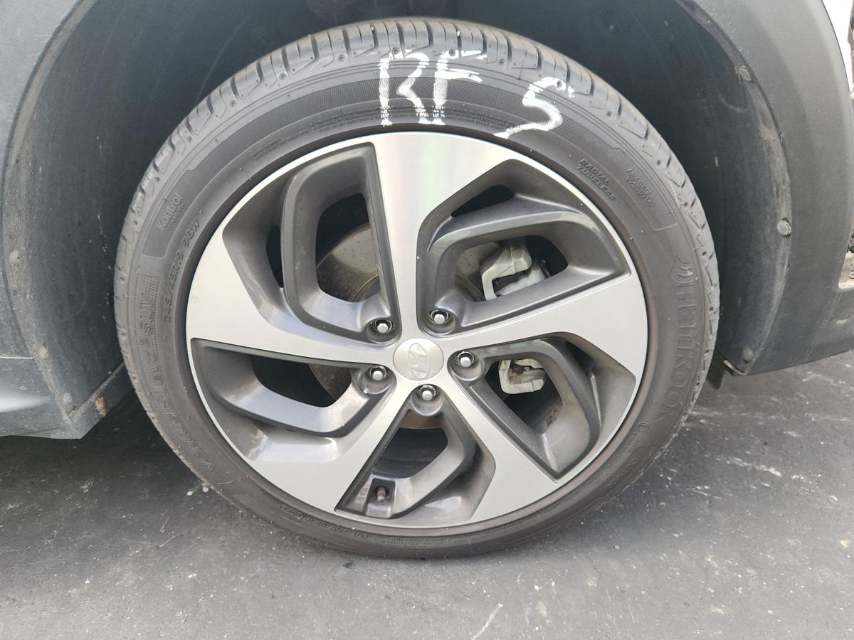 1000943742-Wheel Alloy Right Front