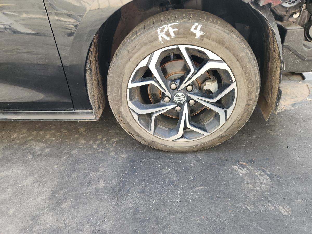 1000944680-Wheel Alloy Right Front