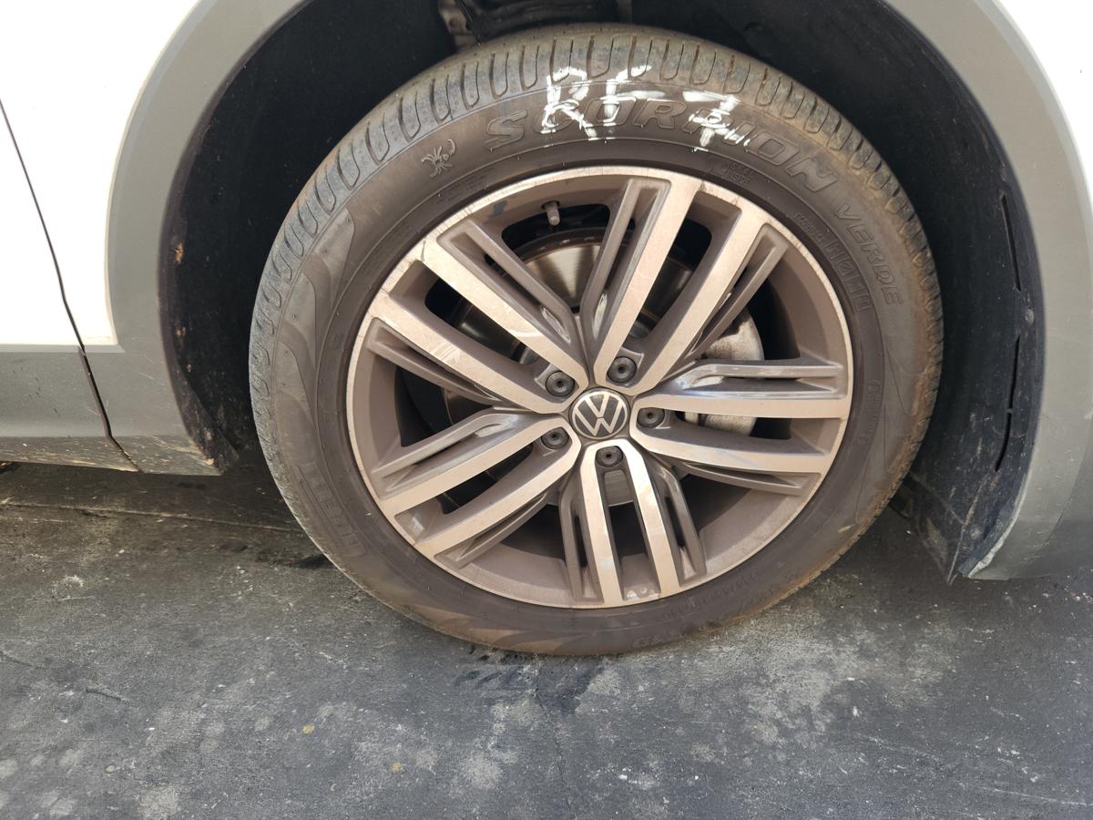 1000944842-Wheel Alloy Right Front