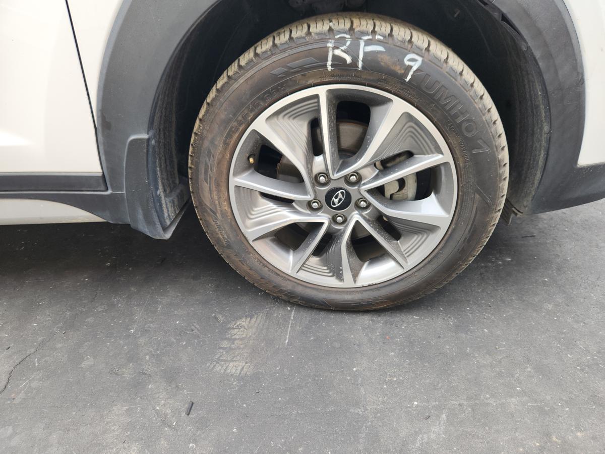 1000948613-Wheel Alloy Right Front