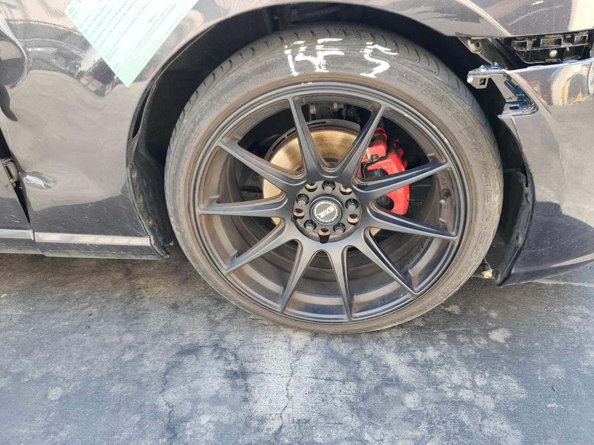 1000952379-Wheel Alloy Right Front
