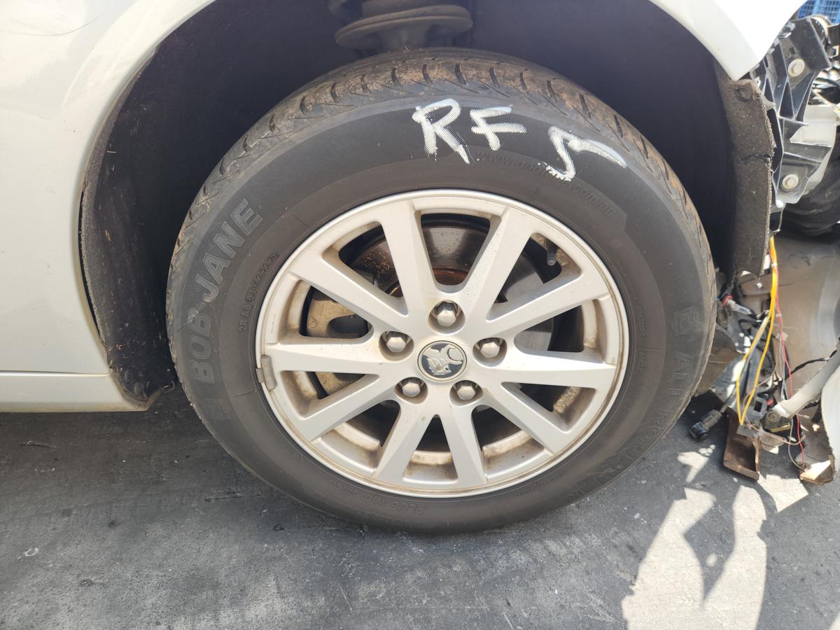 1000956303-Wheel Alloy Right Front