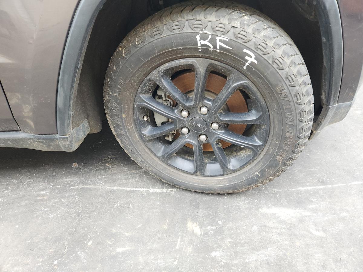 1000957886-Wheel Alloy Right Front