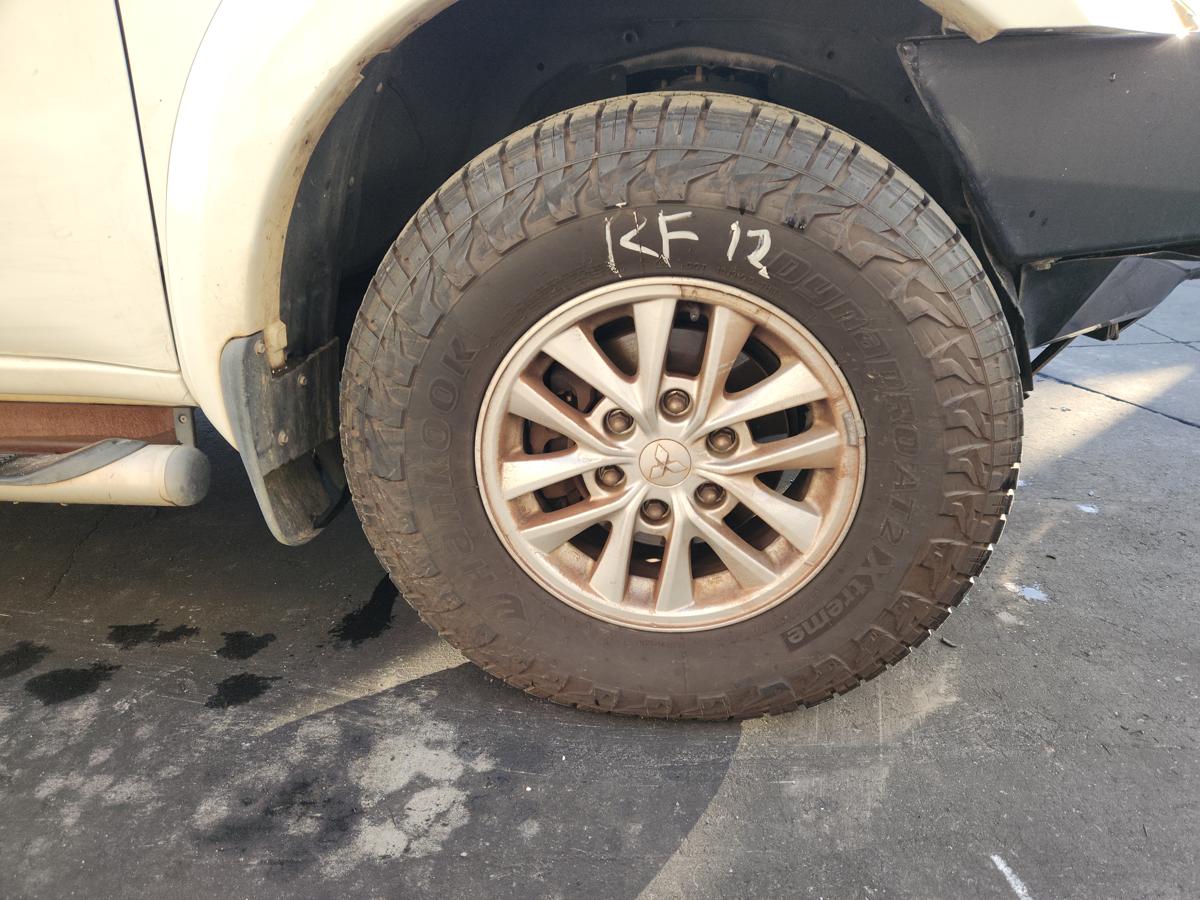 1000935565-Wheel Alloy Right Front
