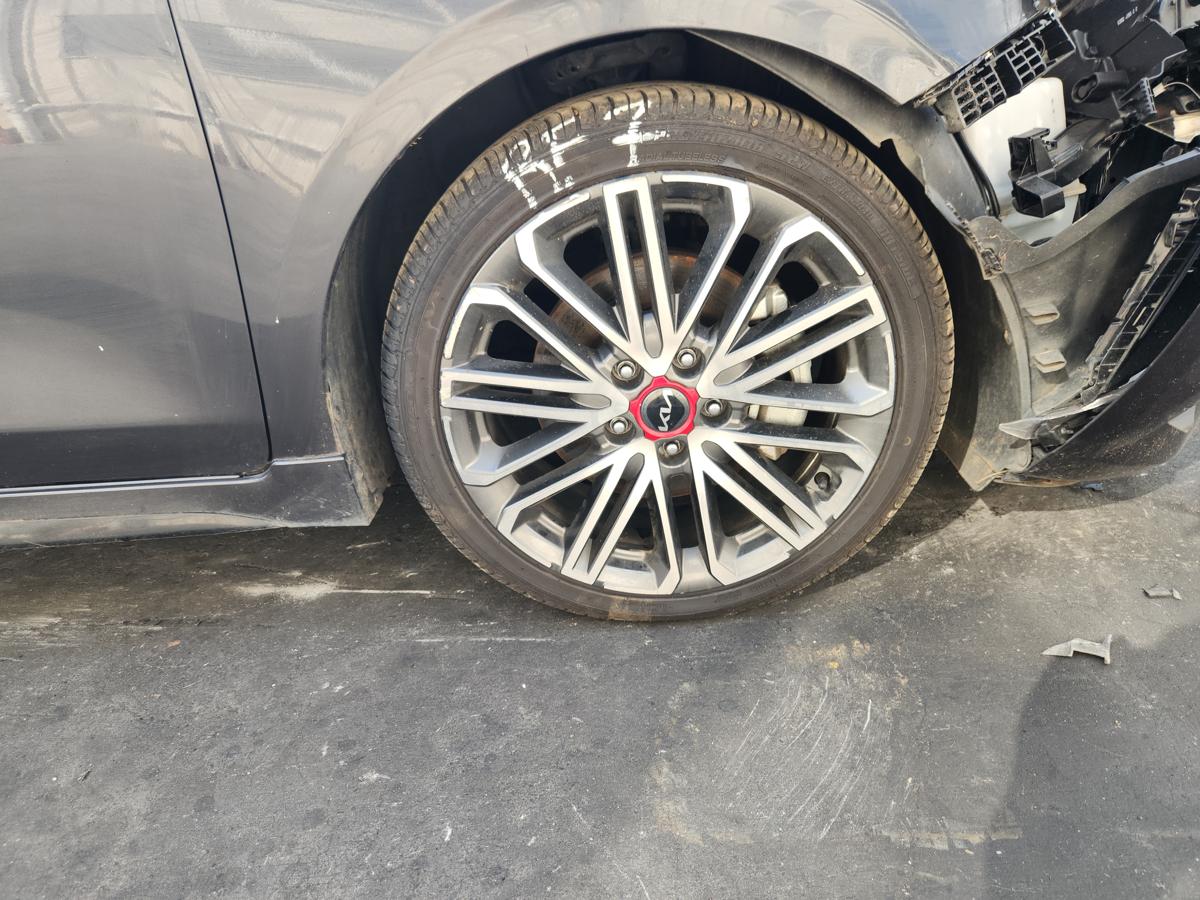 1000939463-Wheel Alloy Right Front