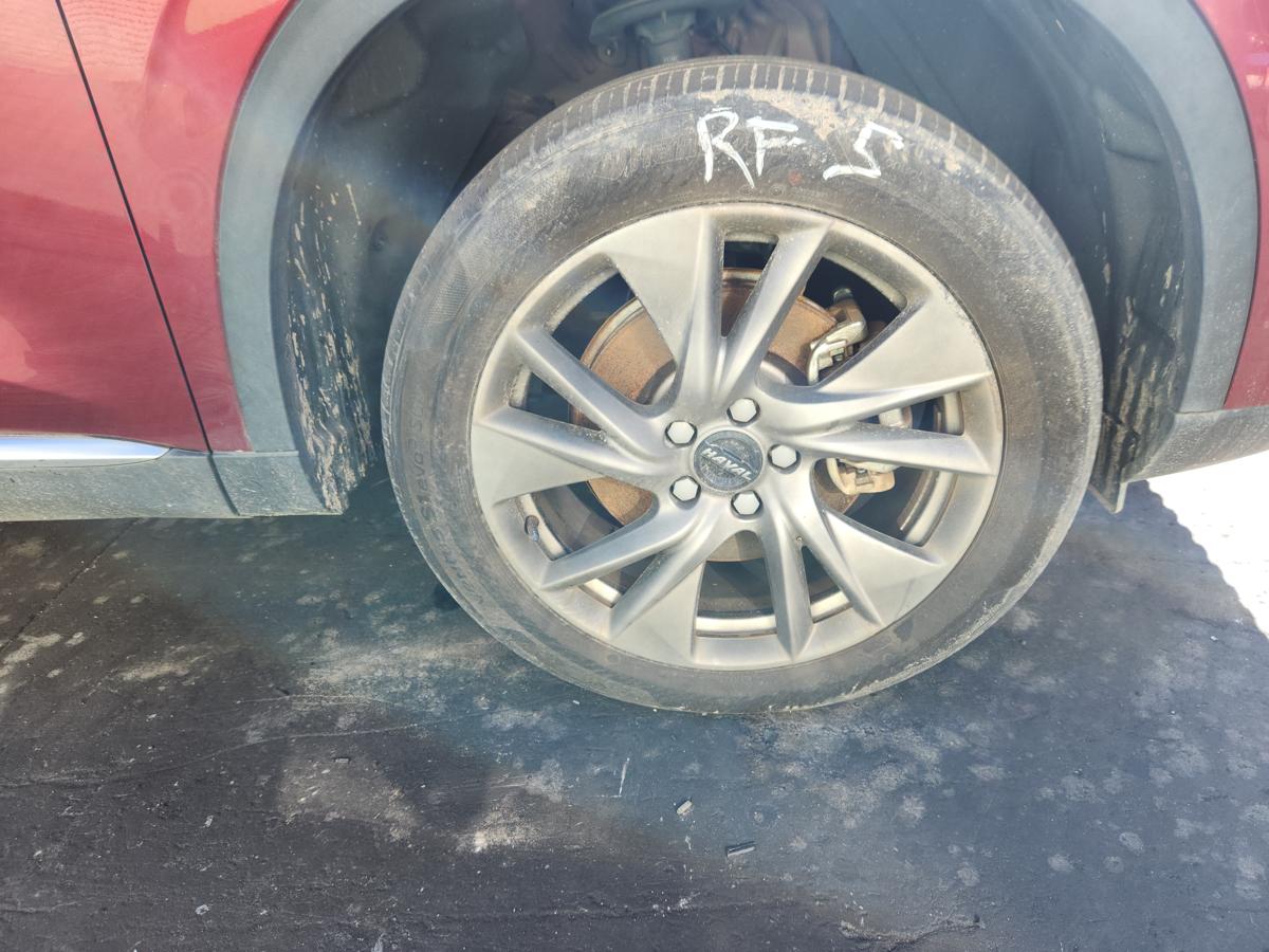 1000939621-Wheel Alloy Right Front
