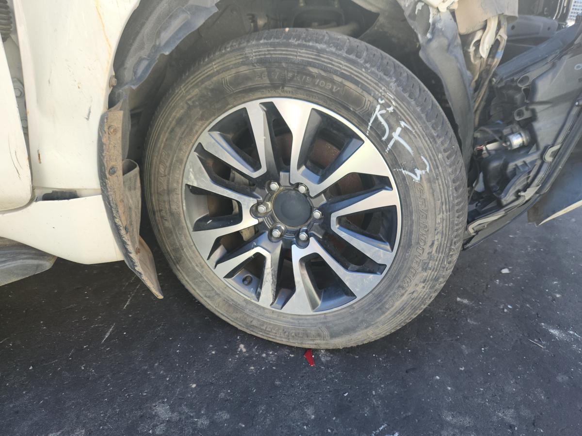 1000940041-Wheel Alloy Right Front