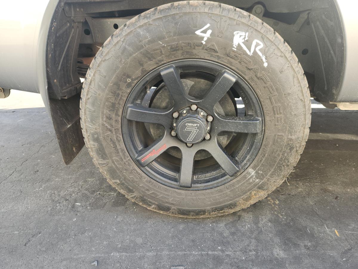 1000941551-Wheel Alloy Right Rear