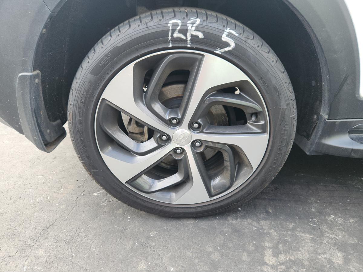 1000943699-Wheel Alloy Right Rear