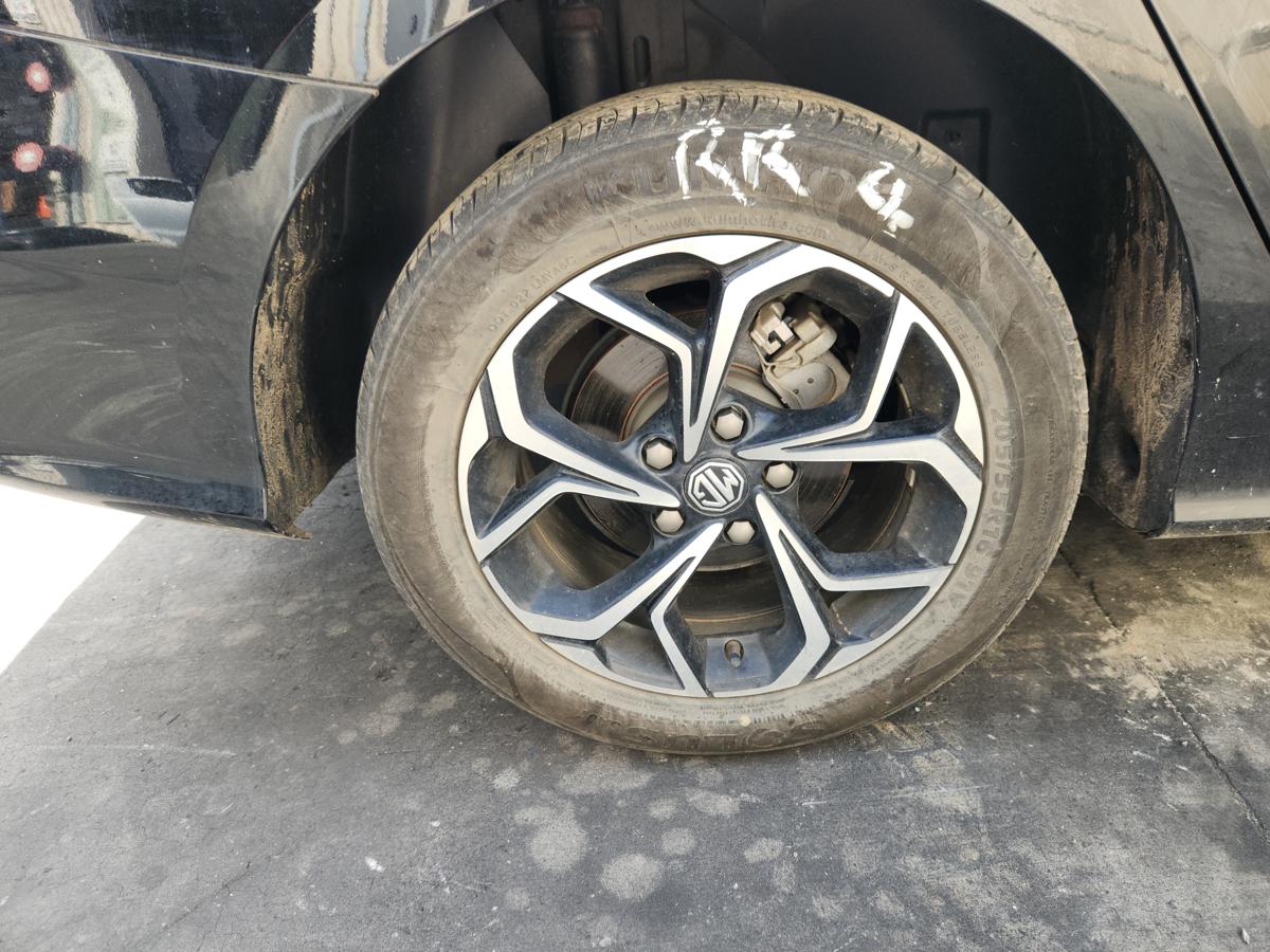 1000944646-Wheel Alloy Right Rear