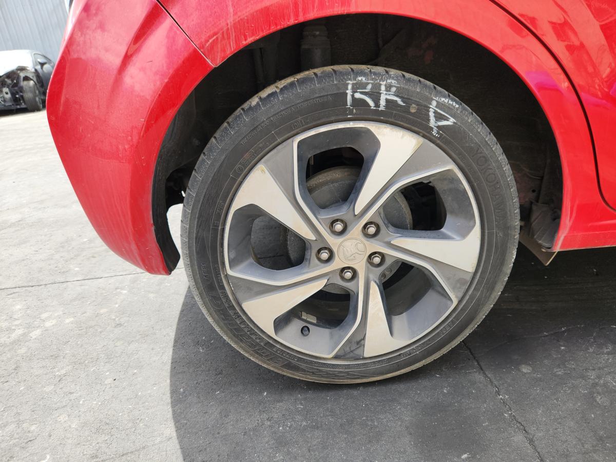 1000950276-Wheel Alloy Right Rear