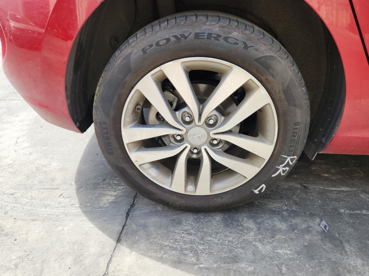 1000954680-Wheel Alloy Right Rear