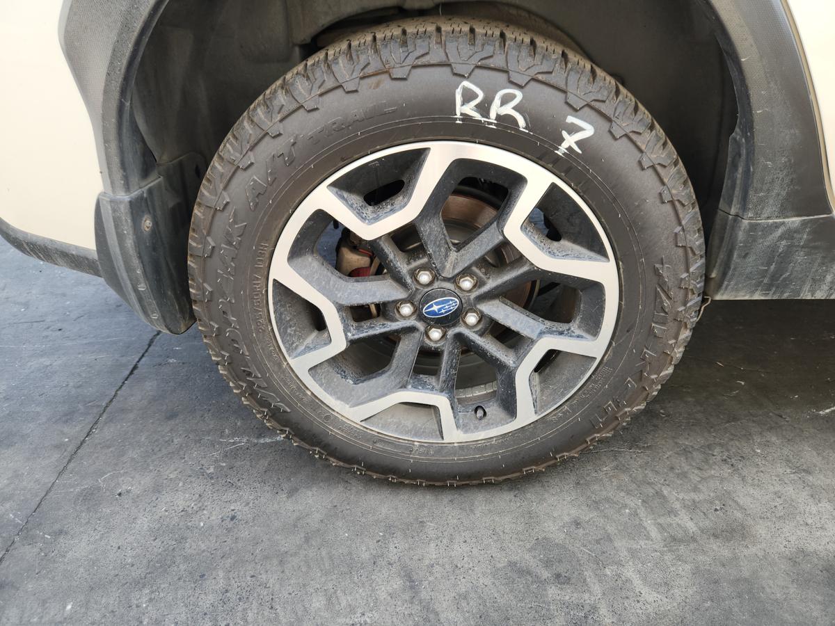 1000955975-Wheel Alloy Right Rear