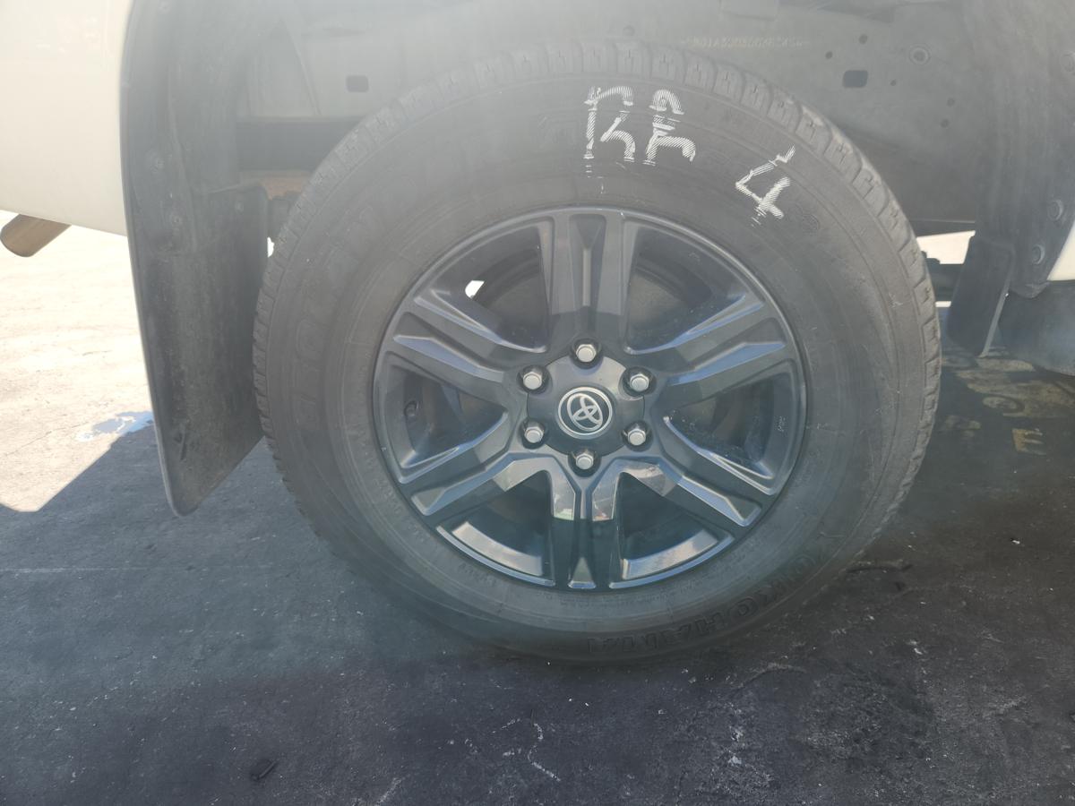 1000928131-Wheel Alloy Right Rear