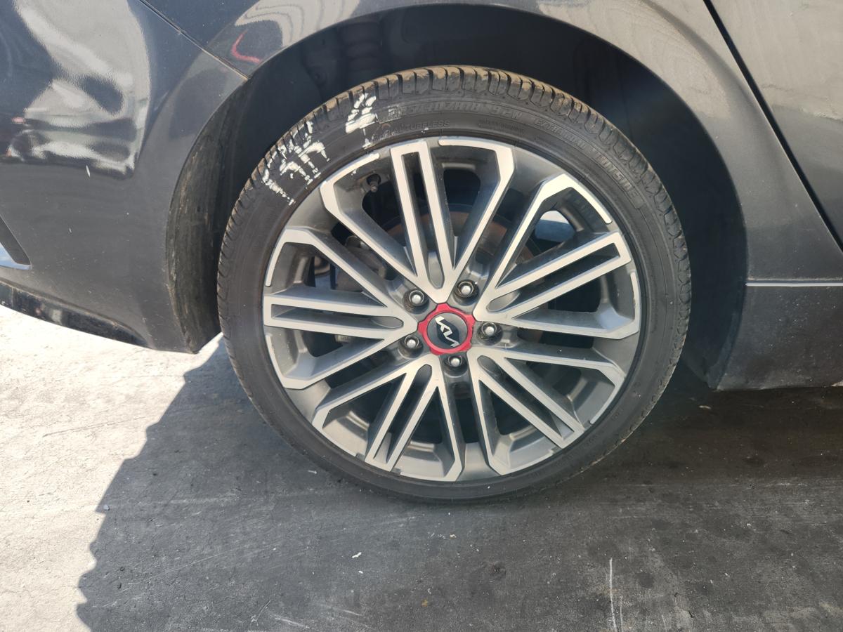 1000939427-Wheel Alloy Right Rear