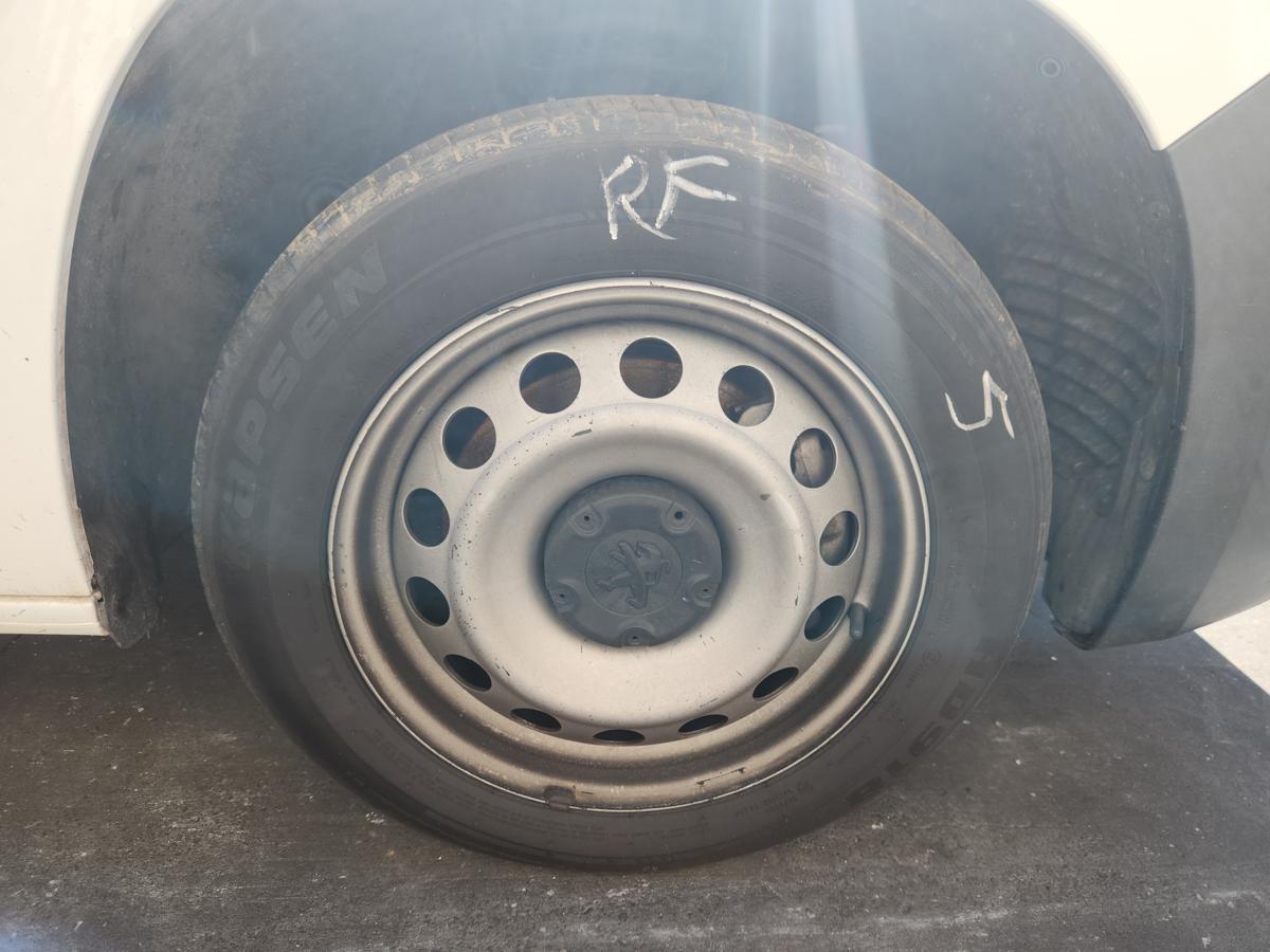 1000933348-Wheel Steel Right Front
