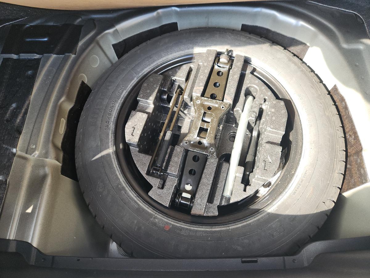 1000942112-Wheel Steel Spare