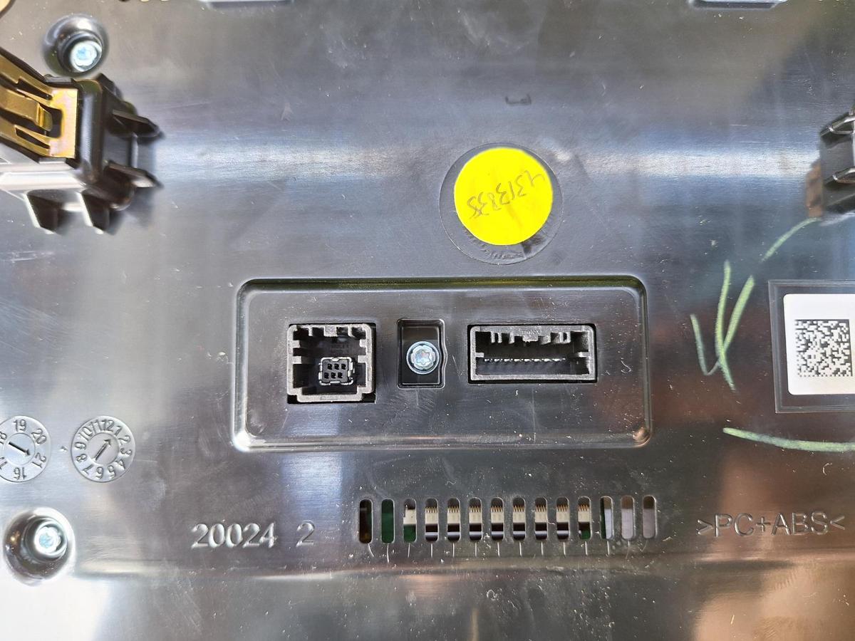 1000875168-part-image