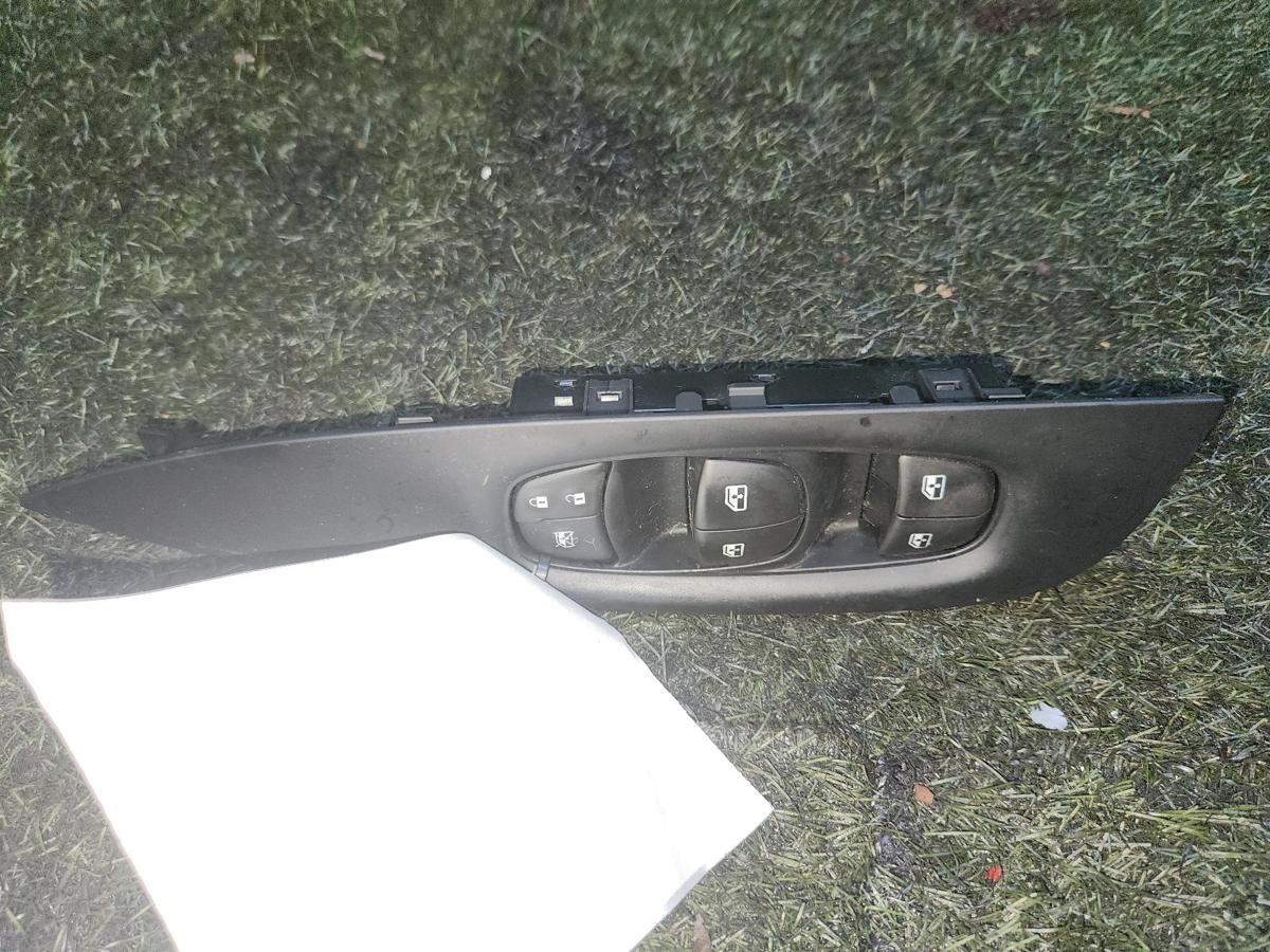 1000778614-part-image