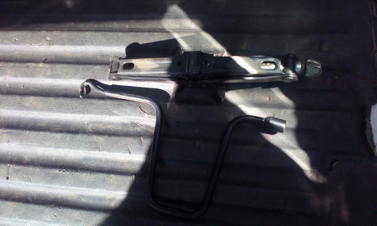 1000546186-part-image