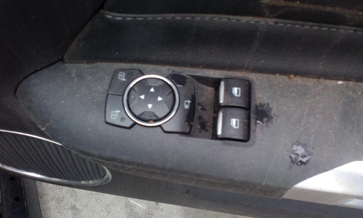 1000598951-part-image